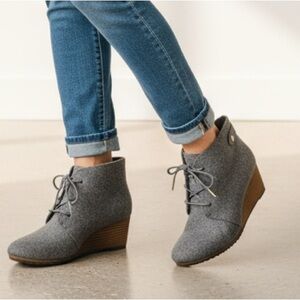 NEW Dr. Scholl's Wedge Booties size 9